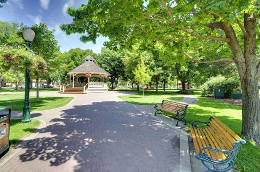 1370 Valley View Road, Chaska, MN 55318