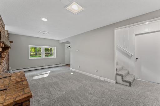 928 Griffin Avenue, Mahtomedi, MN 55115