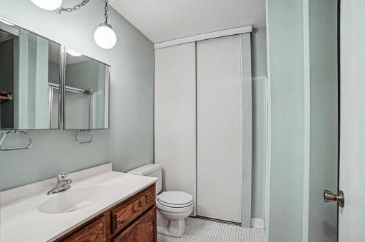 2680 Oxford Street N, 107, Roseville, MN 55113