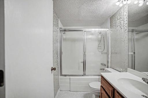 2680 Oxford Street N, 107, Roseville, MN 55113
