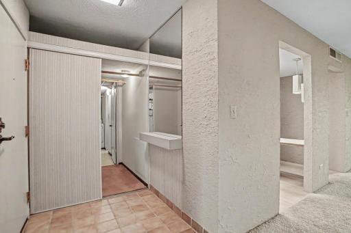 2680 Oxford Street N, 107, Roseville, MN 55113