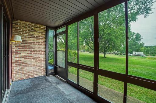 2680 Oxford Street N, 107, Roseville, MN 55113