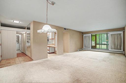 2680 Oxford Street N, 107, Roseville, MN 55113