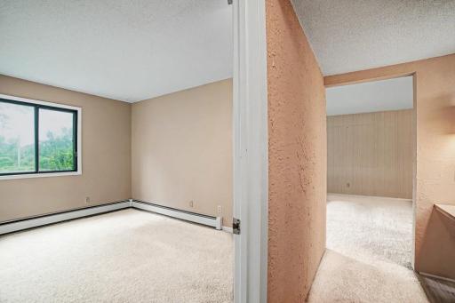 2680 Oxford Street N, 107, Roseville, MN 55113