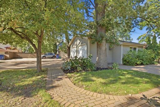 909 6th Avenue N, Saint Cloud, MN 56303