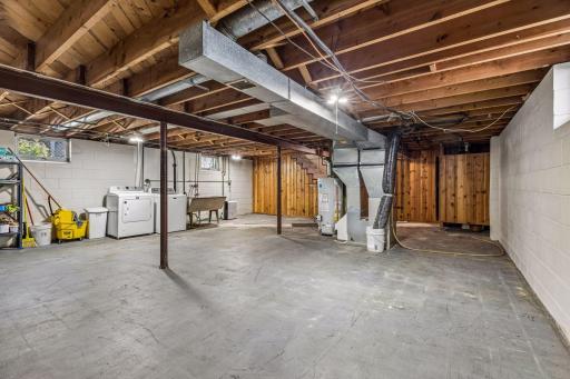 1411 Alaska Avenue, Saint Paul, MN 55116