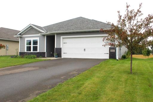 511 Valley Drive W, Annandale, MN 55302