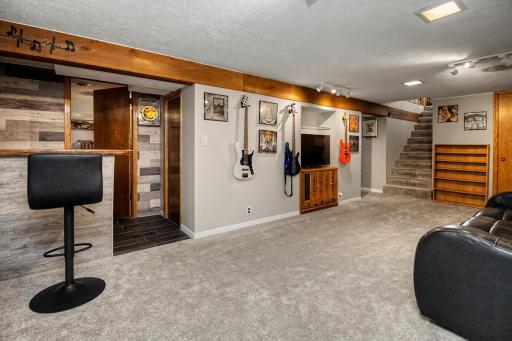 10524 7th Street NE, Blaine, MN 55434