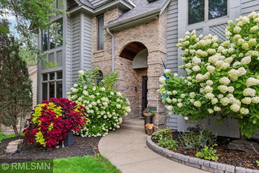 13789 Guild Avenue, Apple Valley, MN 55124