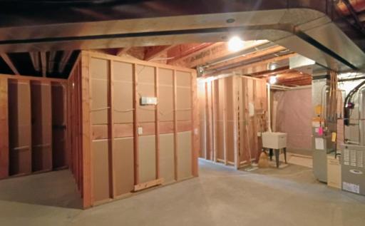 Storage area or future workshop, notice the utility sink