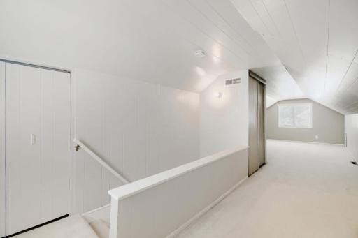 7558 5th st ne - Web Quality - 005 - 05 Foyer.jpg