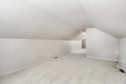7558 5th st ne - Web Quality - 017 - 17 Family Room.jpg