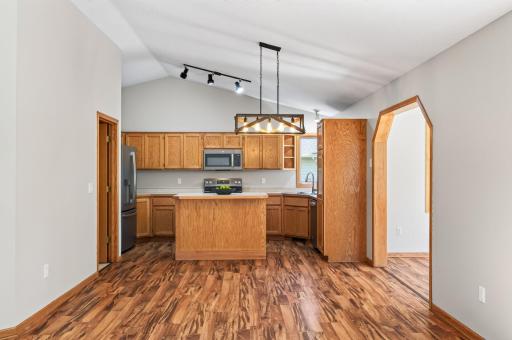600 142nd Avenue NW, Andover, MN 55304