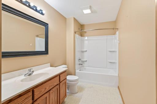 600 142nd Avenue NW, Andover, MN 55304