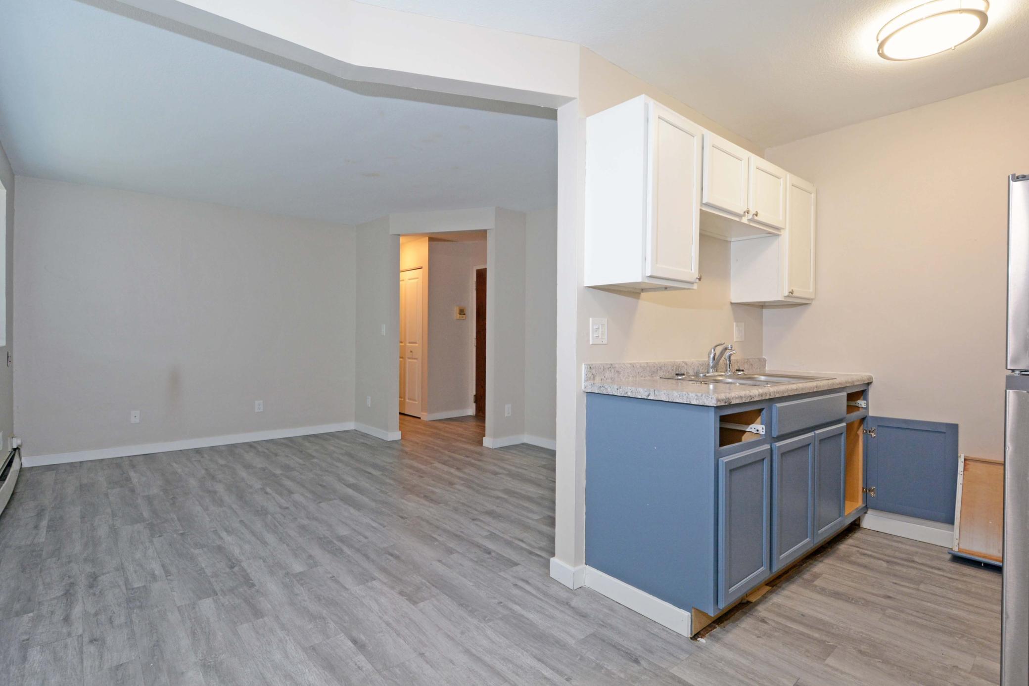 2725 Pleasant Ave (101) 011.jpg
