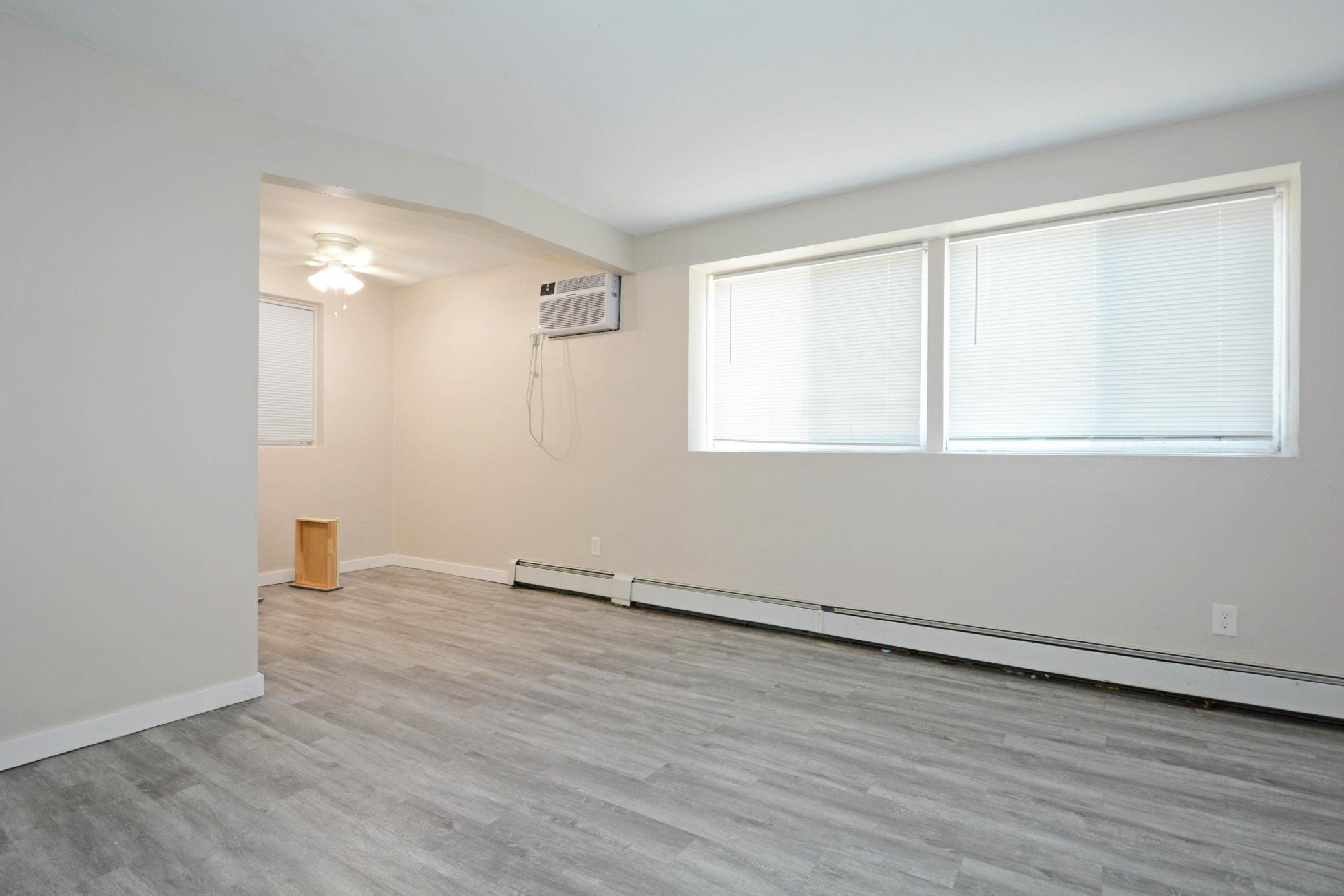 2725 Pleasant Ave (101) 004.jpg