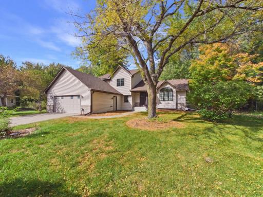 Chaska curb appeal with a quiet cul-de-sac setting and an attached two-car garage