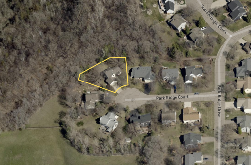 Property lot-line image for reference; consult the listing documents for official boundary information.