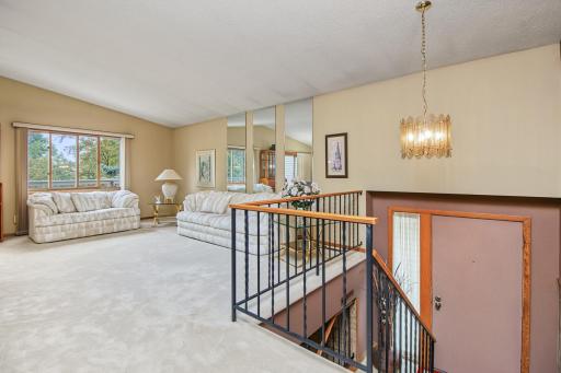 3901 Gershwin Avenue N, Oakdale, MN 55128