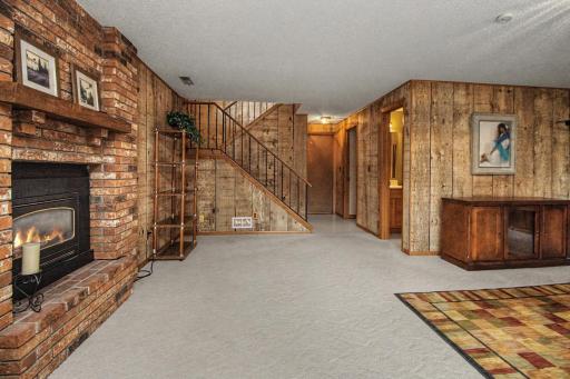 3901 Gershwin Avenue N, Oakdale, MN 55128