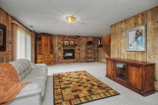 3901 Gershwin Avenue N, Oakdale, MN 55128