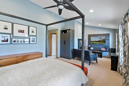 49-web-or-mls-510 Huset Pkwy Columbia Heights MN_0050.jpg