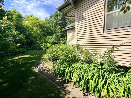 111 3rd Avenue N, Kelly Lake, MN 55746