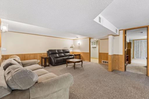 6000 Goldenrod Lane N, Plymouth, MN 55442