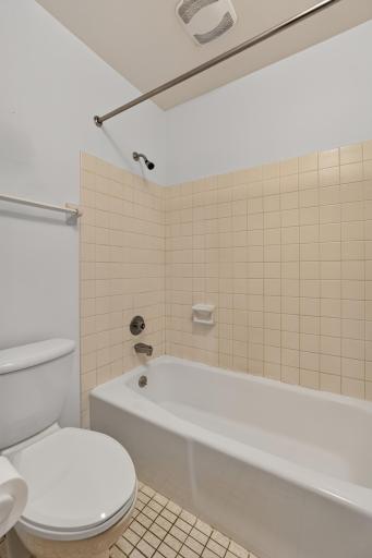 Main floor full bathroom