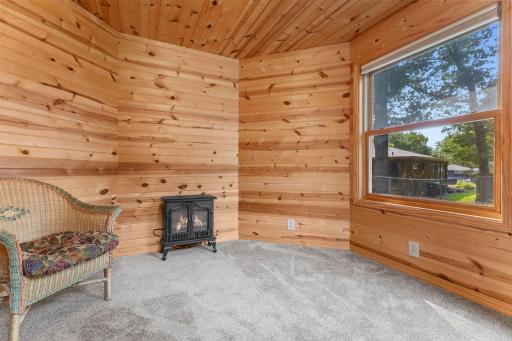 66-web-or-mls-5375 Matterhorn Dr NE-100.jpg