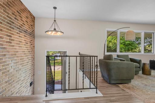 16-web-or-mls-5375 Matterhorn Dr NE-205.jpg