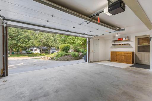 55-web-or-mls-5375 Matterhorn Dr NE-160.jpg