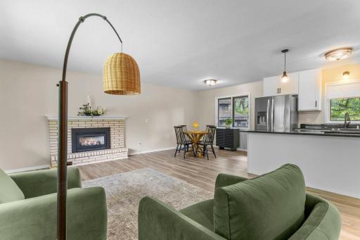 18-web-or-mls-5375 Matterhorn Dr NE-235.jpg