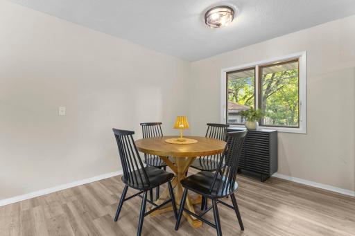 21-web-or-mls-5375 Matterhorn Dr NE-250.jpg