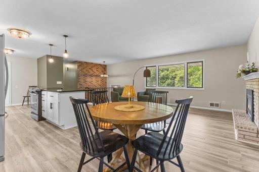 23-web-or-mls-5375 Matterhorn Dr NE-260.jpg