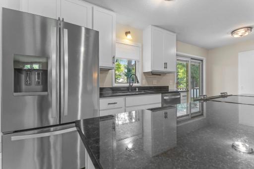 29-web-or-mls-5375 Matterhorn Dr NE-270.jpg