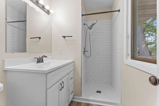 36-web-or-mls-5375 Matterhorn Dr NE-340.jpg