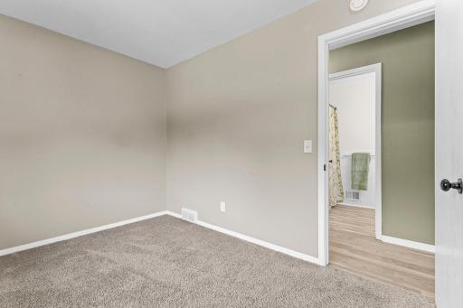 40-web-or-mls-5375 Matterhorn Dr NE-305.jpg