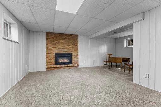 45-web-or-mls-5375 Matterhorn Dr NE-165.jpg