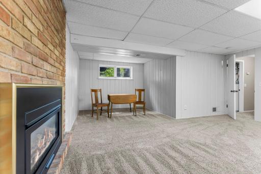 46-web-or-mls-5375 Matterhorn Dr NE-170.jpg