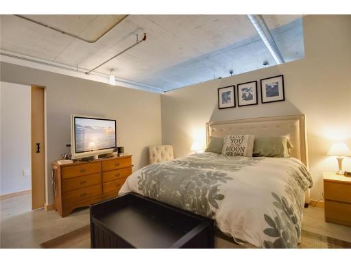 Minneapolis, MN 55401