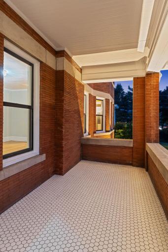 794 Lincoln Avenue, Saint Paul, MN 55105