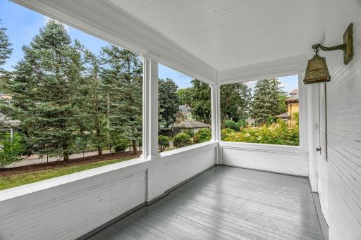 794 Lincoln Avenue, Saint Paul, MN 55105