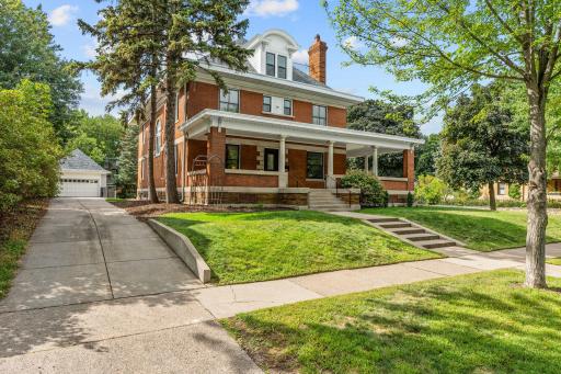 794 Lincoln Avenue, Saint Paul, MN 55105