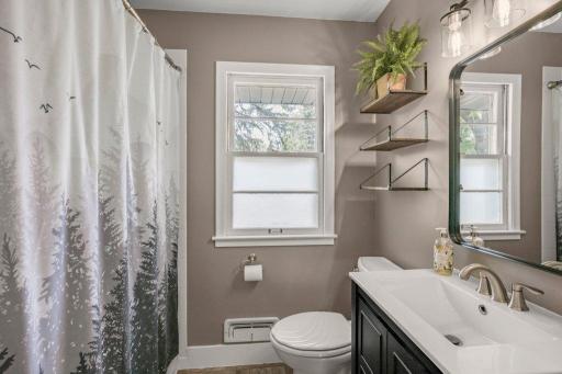 7208 Florida Avenue N, Brooklyn Park, MN 55428