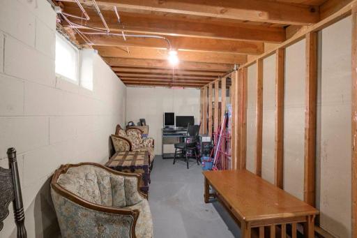 7208 Florida Avenue N, Brooklyn Park, MN 55428
