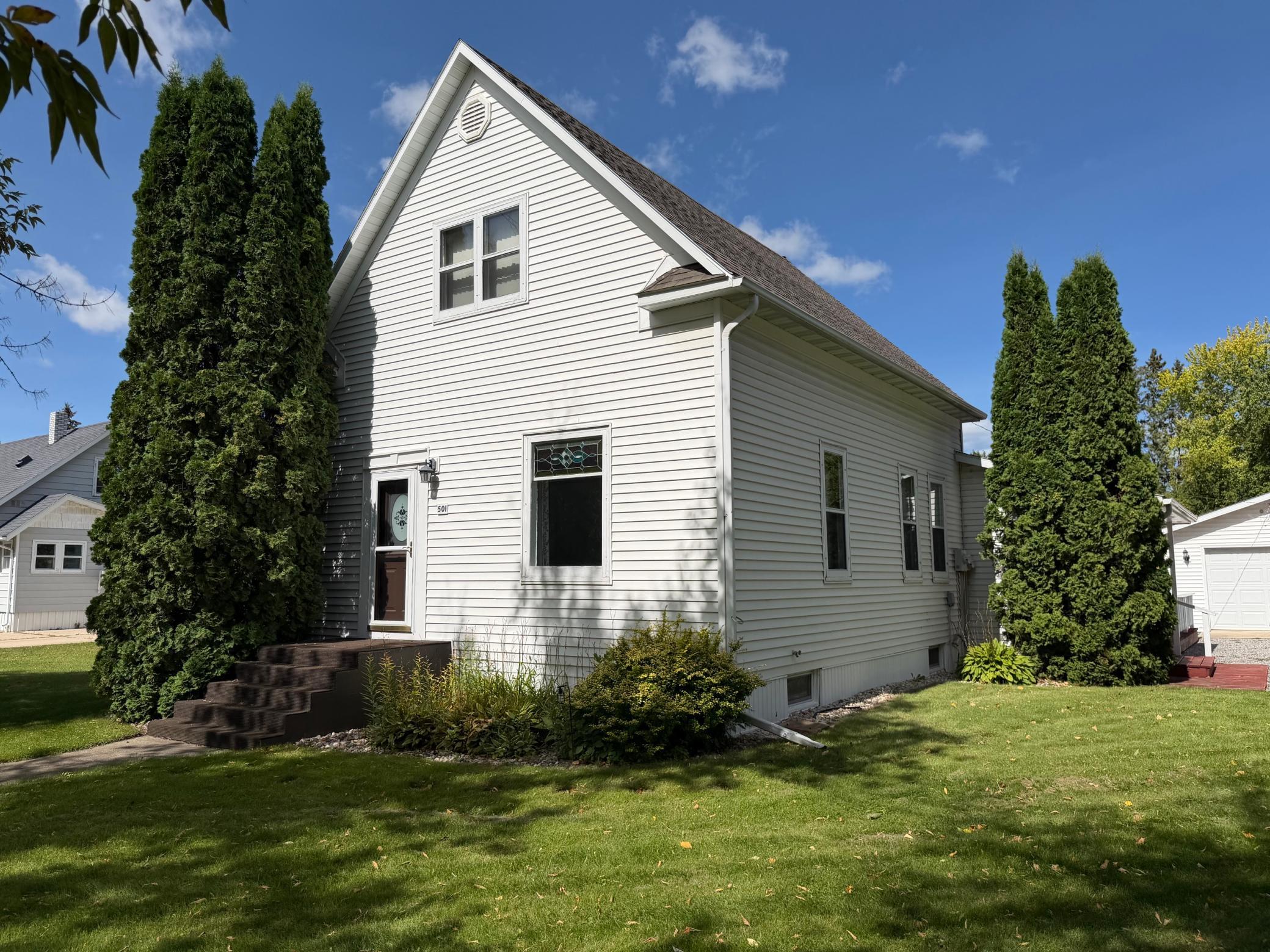 501 Center Street E, Roseau, MN 56751