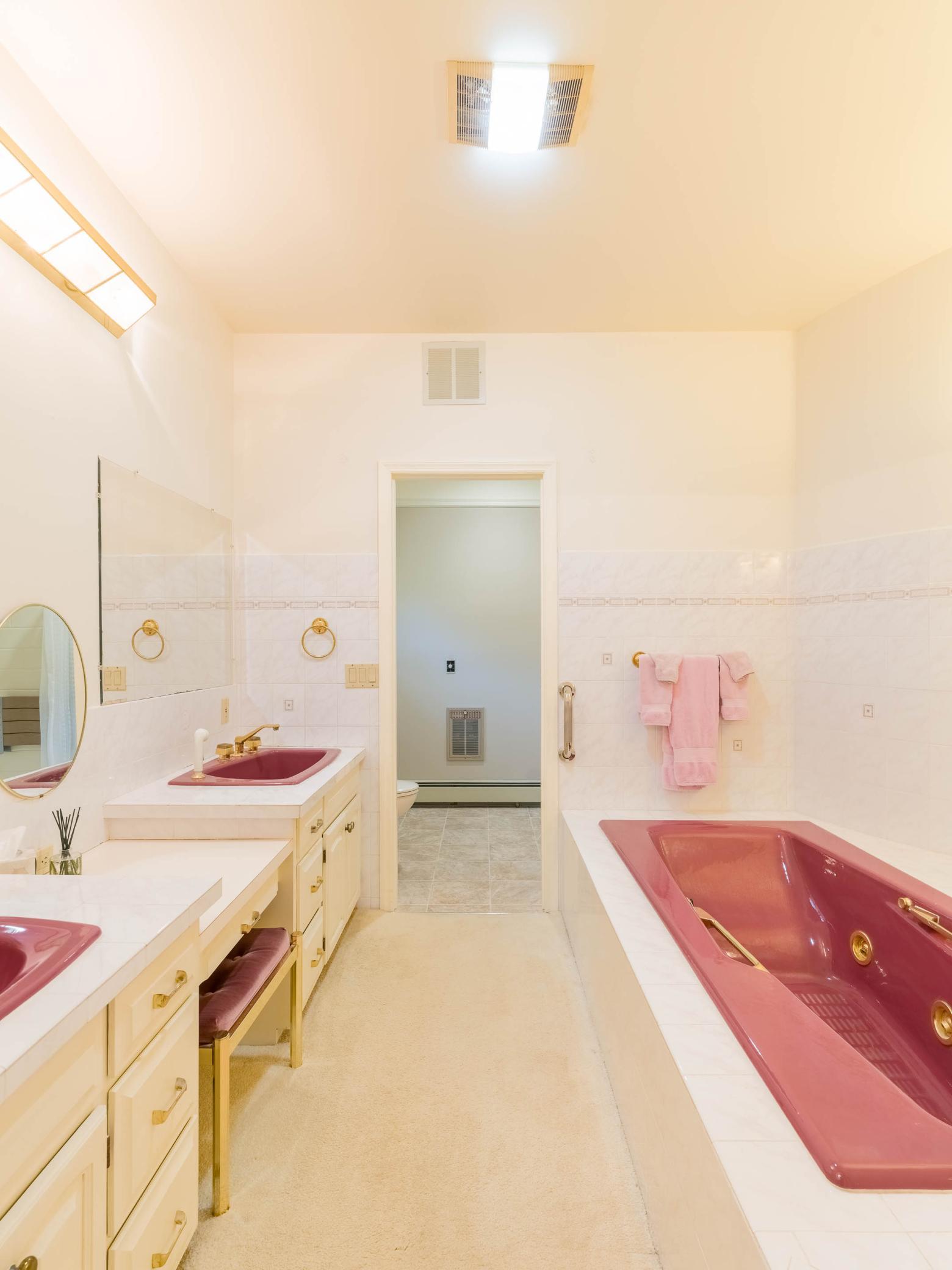 Main floor ensuite bathroom