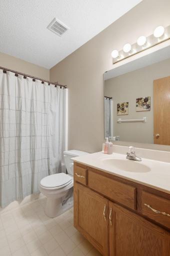 5901 Cardinal Ridge Trail SE, Prior Lake, MN 55372