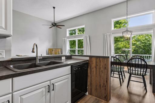 10626 Pond Curve, Woodbury, MN 55129